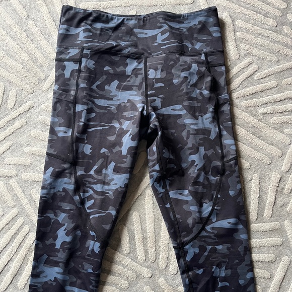 Zyia - Picture 2 of 4